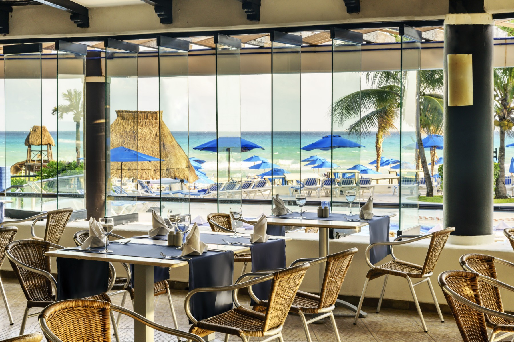 The Reef Playacar